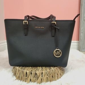 Michael Kors Jet Set Leather Medium Tote Bag